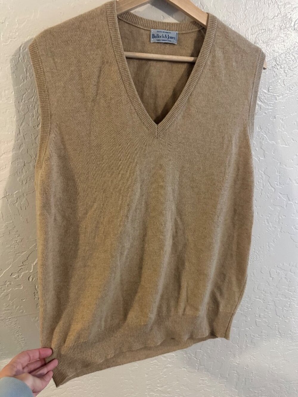 100% Cashmere Tan Sleeveless V Neck Fall Buttery Soft Sweater Vest - Picture 3 of 8
